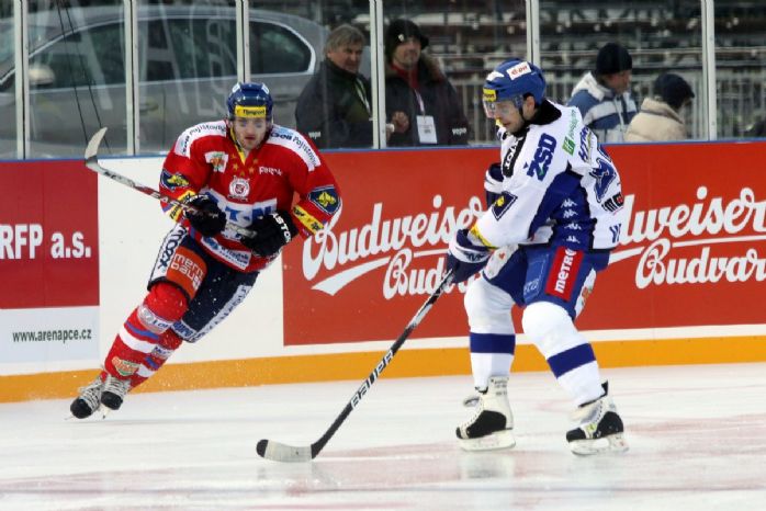 HOCKEY OPEN AIR GAME 2011